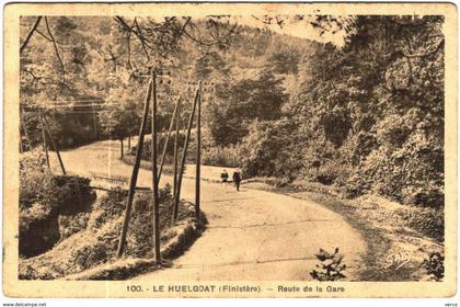 Carte Postale Ancienne de HUELGOAT-route de la gare