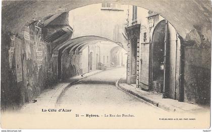 Hyères - La rue des Porches