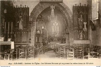 ile d'arz * intérieur de l'église