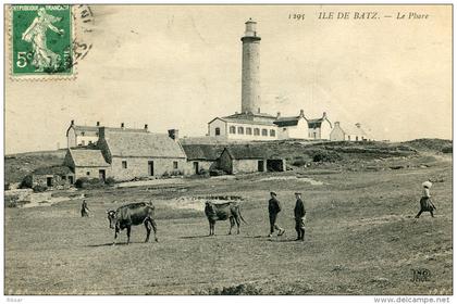 ILE DE BATZ(FINISTERE) PHARE(VACHE)