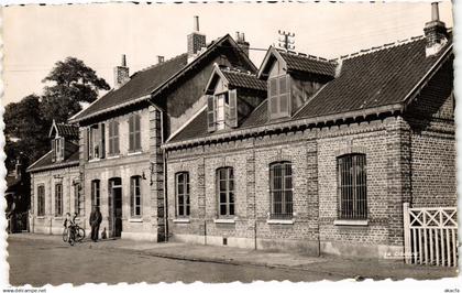 CPA Isbergues La Gare Railway Station (1275655)