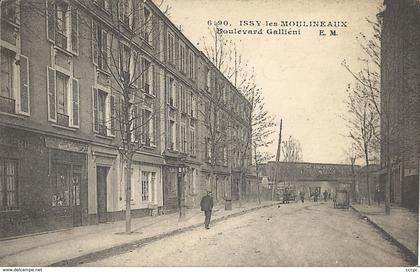 CPA Issy-les-Moulineaux Boulevard Gallièni