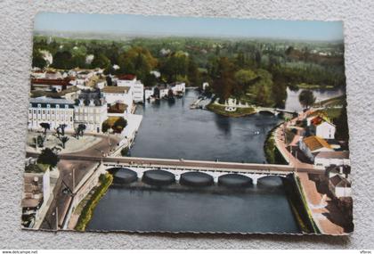 Cpm 1964, Jarnac, vue panoramique, le pont sur la Charente, Charente 16