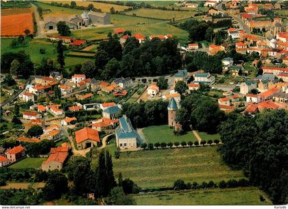 l'hermenault * vue générale aérienne de la commune