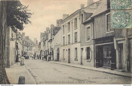 CPA 37 Indre et Loire  L'Île-Bouchard Rue de la Liberté