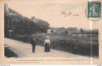 La BALME-les-GROTTES (Isère) - Entrée du Village (Emplacement du Modern Hôtel)