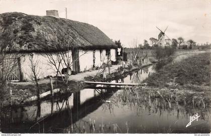 85 LA CHAIZE LE VICOMTE MAISON AVEC MOULIN