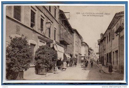 38 - La COTE SAINT ANDRE -- Rue de la République