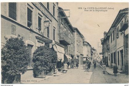 LA COTE SAINT ANDRE - Rue de la République