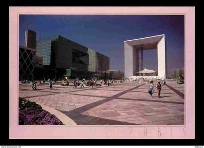 92 - La Défense - L'Esplanade de La Défense et les Quatre-Temps et la Grande Arche - CPM - Voir Scans Recto-Verso