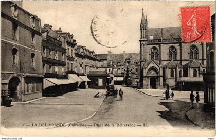 CPA LA DELIVRANDE Place de La Delivrande (1257954)