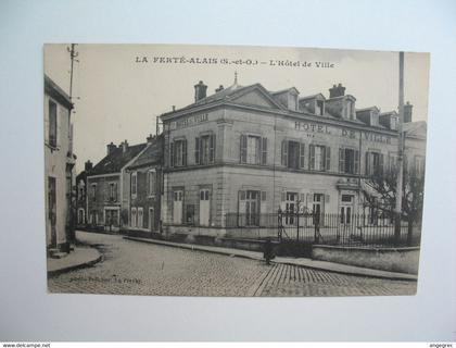 CPA  La Ferté-Alais  L'Hôtel de Ville