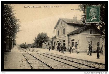 77 La Ferté-Gaucher gare train D77D C77182C RH086079