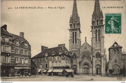 CPA La Ferte-Mace Place de l'Eglise FRANCE (1054091)