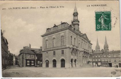 CPA La Ferte-Mace Place de l'Hotel de Ville FRANCE (1054090)