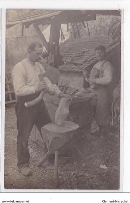 LA FRESNAYE-sur-CHEDOUET : sabotiers - tres bon etat