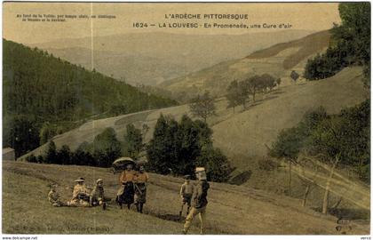 Carte Postale Ancienne de LA LOUVESC- en promenade , une cure d'air