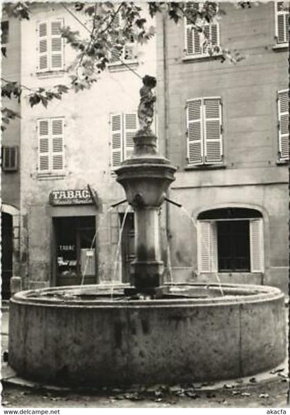 CPM LA ROQUEBRUSSANNE La Fontaine (1114687)