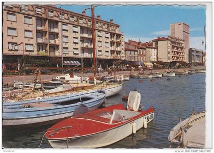 la seyne-sur-mer...animée...bateaux...