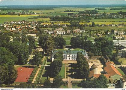 CPM La Verrière L'institut Marcel Rivière Le Château