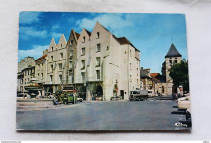 O904, Cpm, Lagny sur Marne, la place de la fontaine, Seine et Marne 77