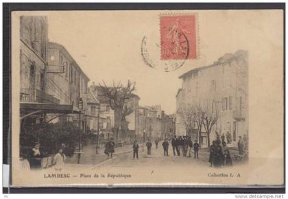 13 - Lambesc - Place de la République - animée