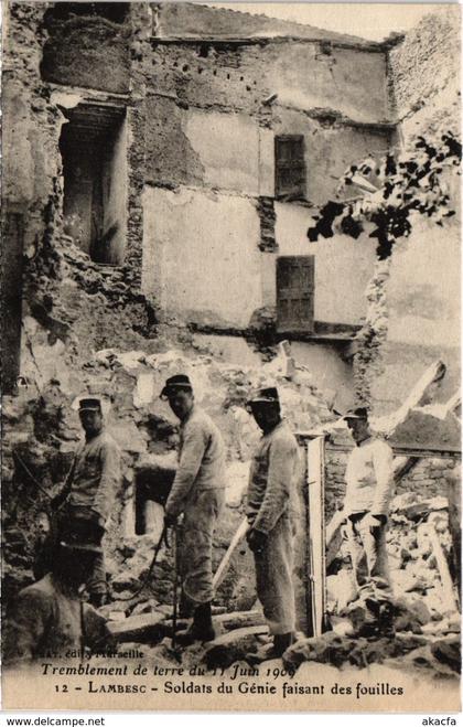 CPA Militaire - Lambesc - Soldats du Genie faisant des fouilles (92061)