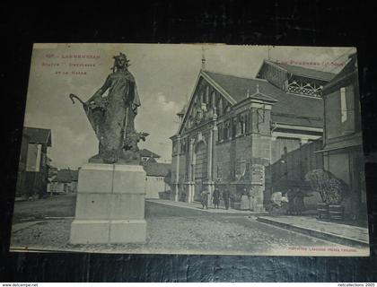 LANNEMEZAN - STATUE " DRUIDESSE " ET LA HALLE - 65 HAUTES PYRENEES (Y)