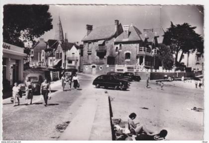 LARMOR PLAGE(AUTOMOBILE)