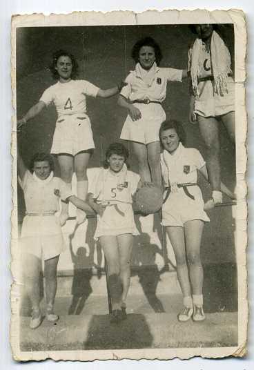 BASKET-BALL : LAROQUE TIMBAUT.