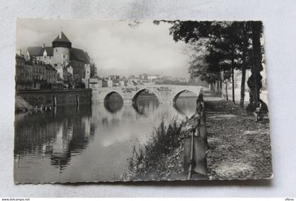 L58, Cpsm 1959, Laval, les bords de la Mayenne et le château, Mayenne 53