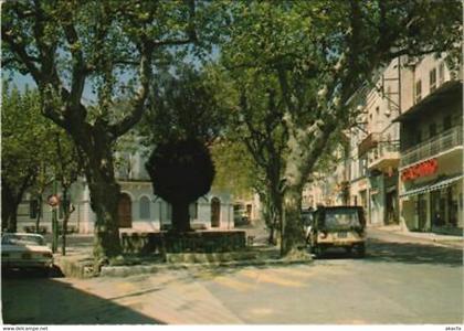 CPM LE BEAUSSET Place de la Mairie et la Fontaine (1114219)