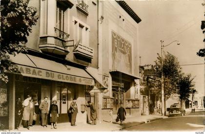 le blanc mesnil * le cinéma BLANC MESNIL PALACE et le tabac du globe