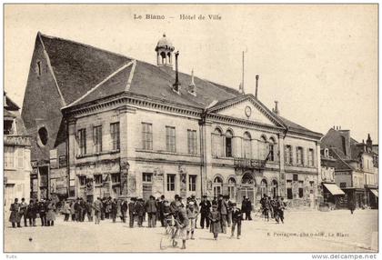 LE BLANC HOTEL DE VILLE TRES ANIMEE