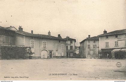 69 - RHÔNE - LE BOIS D'OINGT - la place - café du midi - 10106