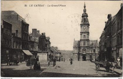 CPA LE CATEAU - La Grand Place (136371)