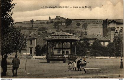 CPA Le Chambon Feugerolles- Place de la Mairie FRANCE (907041)