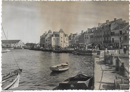 Le Croisic - Les Quais et la place d'Aiguillon