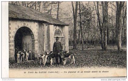 Le Gavre      44       Forêt du Gavre   Chasse a courre   Un piqueur  (voir scan)