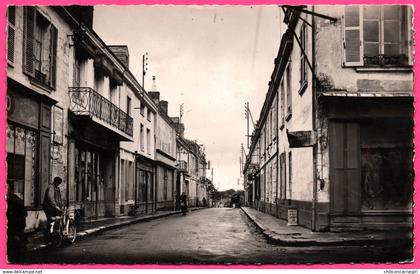 Cp Dentelée - Le Grand Lucé - Grand Rue - Animée - Edit. RONCIERE