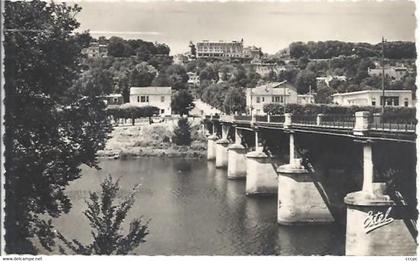 CPSM St-Germain - Le Pecq Le Pont du Pecq et le Pavillon Henri IV