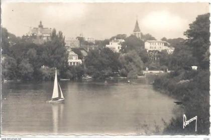 CPSM Le Perreux-sur-Marne Les Joies de la Marne