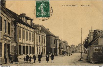 CPA LE VAUDREUIL Grande Rue (809629)