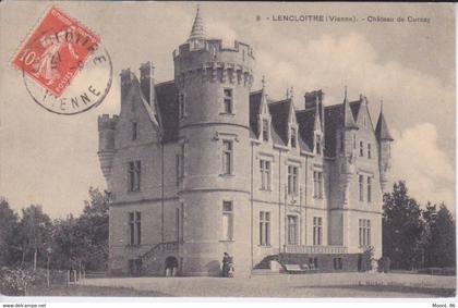 86 - LENCLOITRE - N° 8 - CHATEAU DE CURCAY - 2 PERSONNES DEVANT LE CHATEAU UNE FEMME ET UN ENFANT