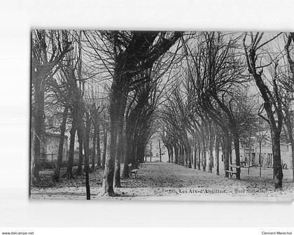 LES AIX d'ANGILLON : Place Nationale - état