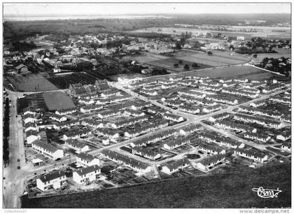 78-LES CLAYES-SOUS-BOIS- VUE AERIENNE , LES JARDINS DES CLAYES