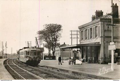 LES CLAYES SOUS BOIS la gare de Villepreux les Clayes - SM (train)