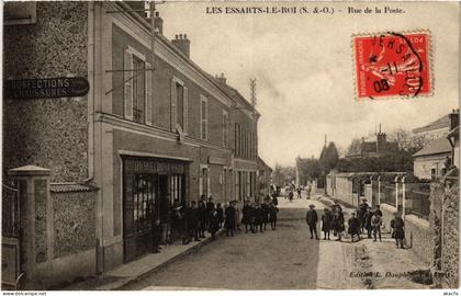 CPA Les ESSARTS-le-ROI - Rue de la Poste (246361)