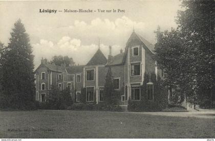 CPA LESIGNY - Maison - Blanche - Vue sur le Parc (170920)