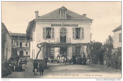 64 // LESTELLE BETHARRAM   l'hotel de France